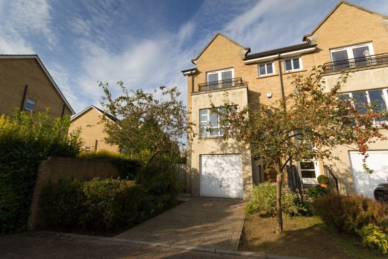 6 Oakleigh Park, Belfast, BT6 8RF